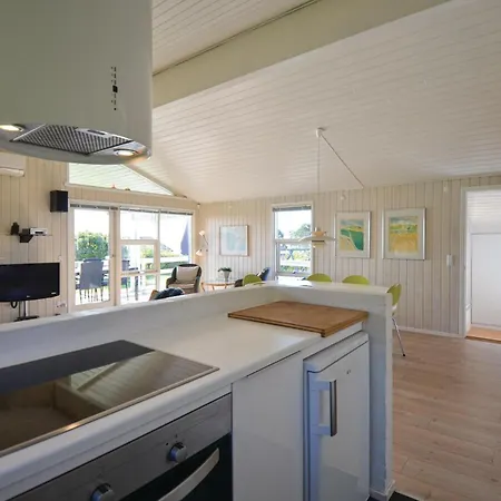 Сasa de vacaciones Nice In With House Sea View *